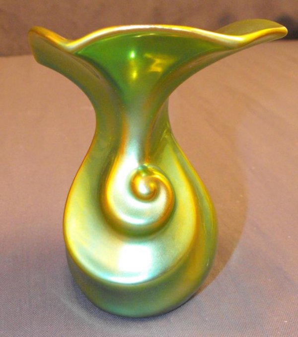 Zsolnay Art Glass Nautilus Vase: A fine art glass vase. 6 x 5