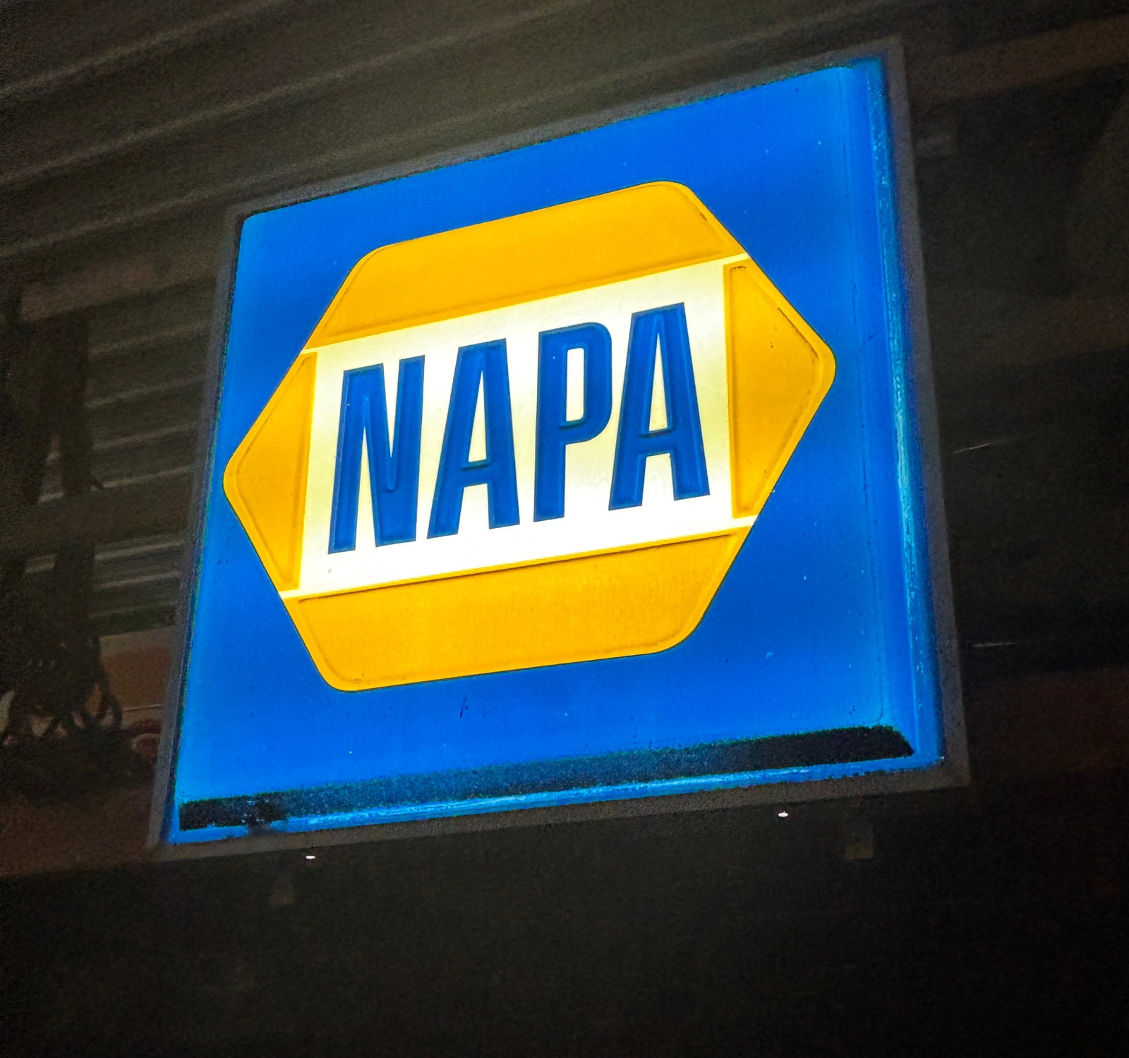 4x4 Vintage Napa Plastic Backlit Store Sign: 4x4 Vintage Napa Plastic Backlit Store Sign. In good working condition. Single side. Comes with metal frame and inners. Pick up Only or third Party Shipper. Item Location Is in Du Bois Nebraska. Any