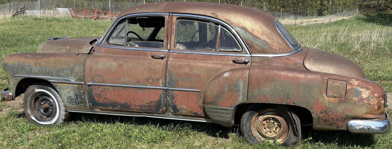 1951 4 door Chevrolet Chevy Styleline Deluxe Sedan Barn Find - 2