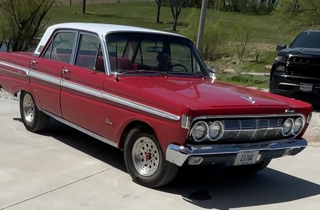 1964 Mercury Comet Caliente 4 door 289: 1964 Mercury Comet Caliente 4 door 289. The top-tier Trim package the 'Caliente. Car is in good clean condition. Paint and all the chrome on the inside and out is vibrant! Runs great. and a very smoot