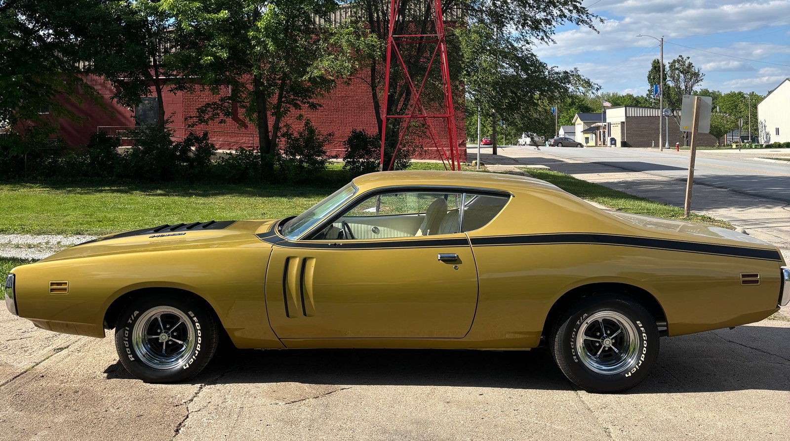 1971 Dodge Charger RT 440 Magnum High Proformance.: 1971 Dodge Charger RT 44 Magnum high performance. My good ole farmer Nebraska consigner started the restoration he didn’t get across the finish Line but he got close. Just a few small projects