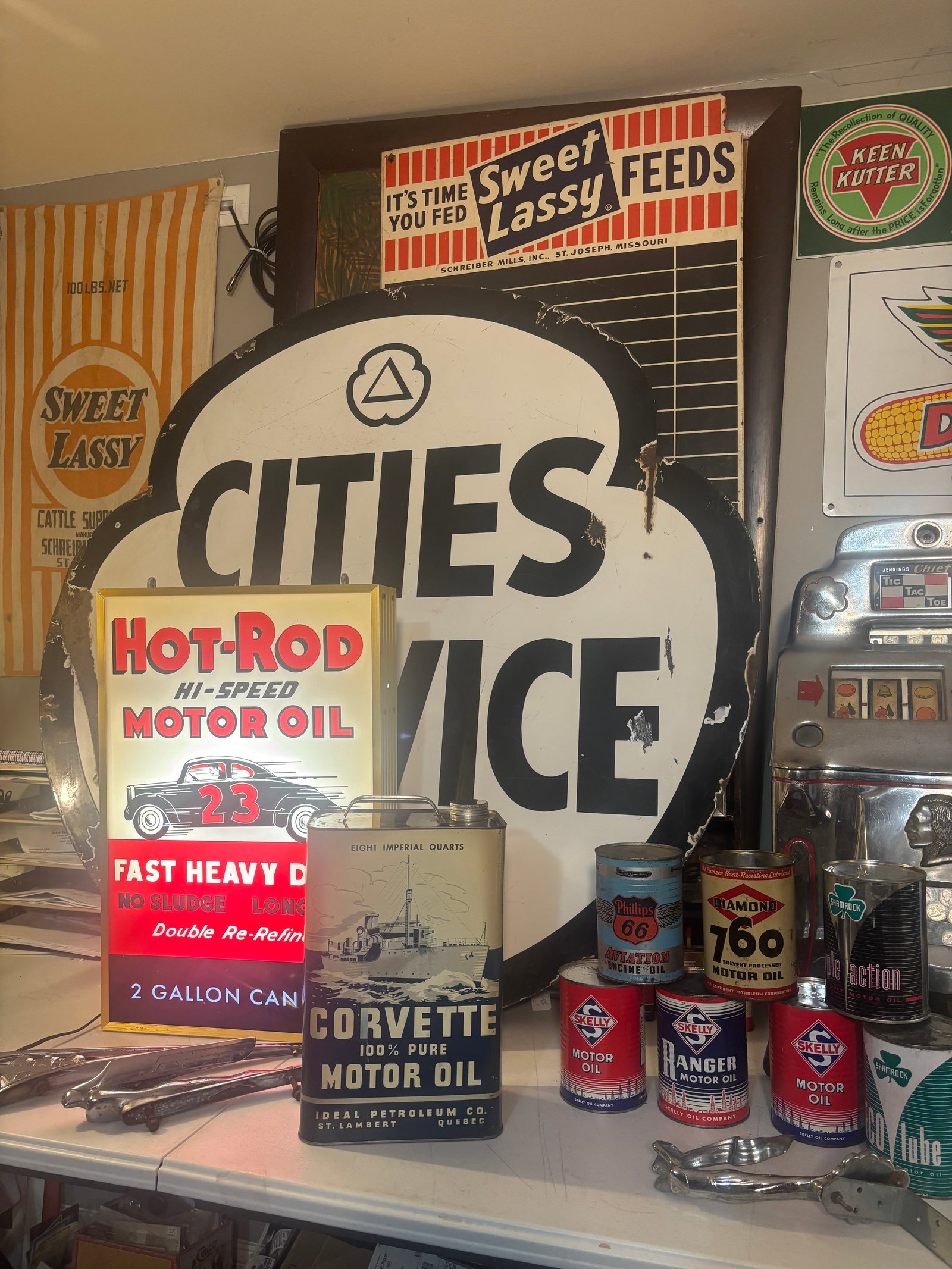 Hot-Rod Hi-Speed Motor Oil. Lighted Sign - 10