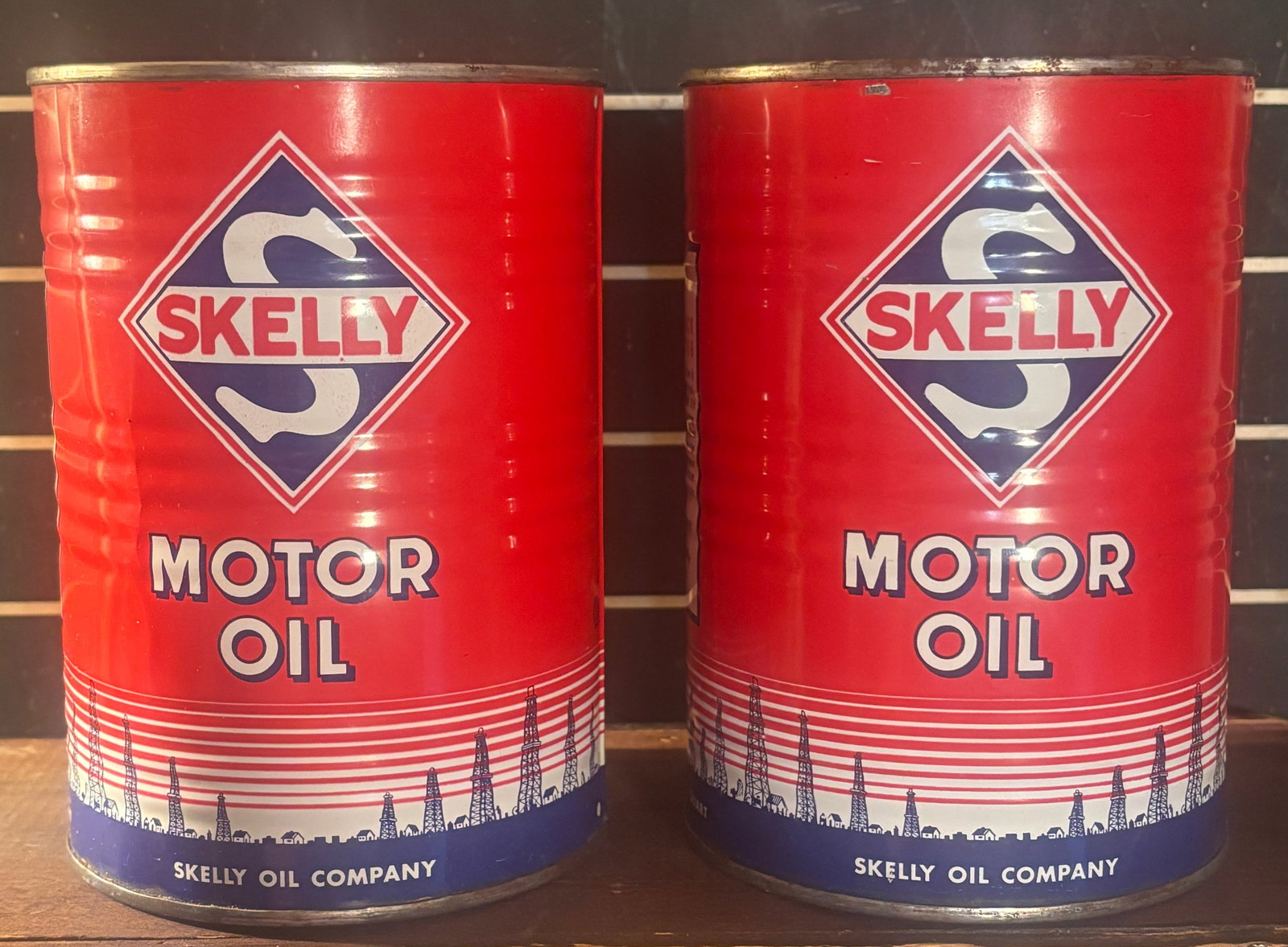 Pair of 1940s Skelly Quart Metal Motor Oil Cans - 3