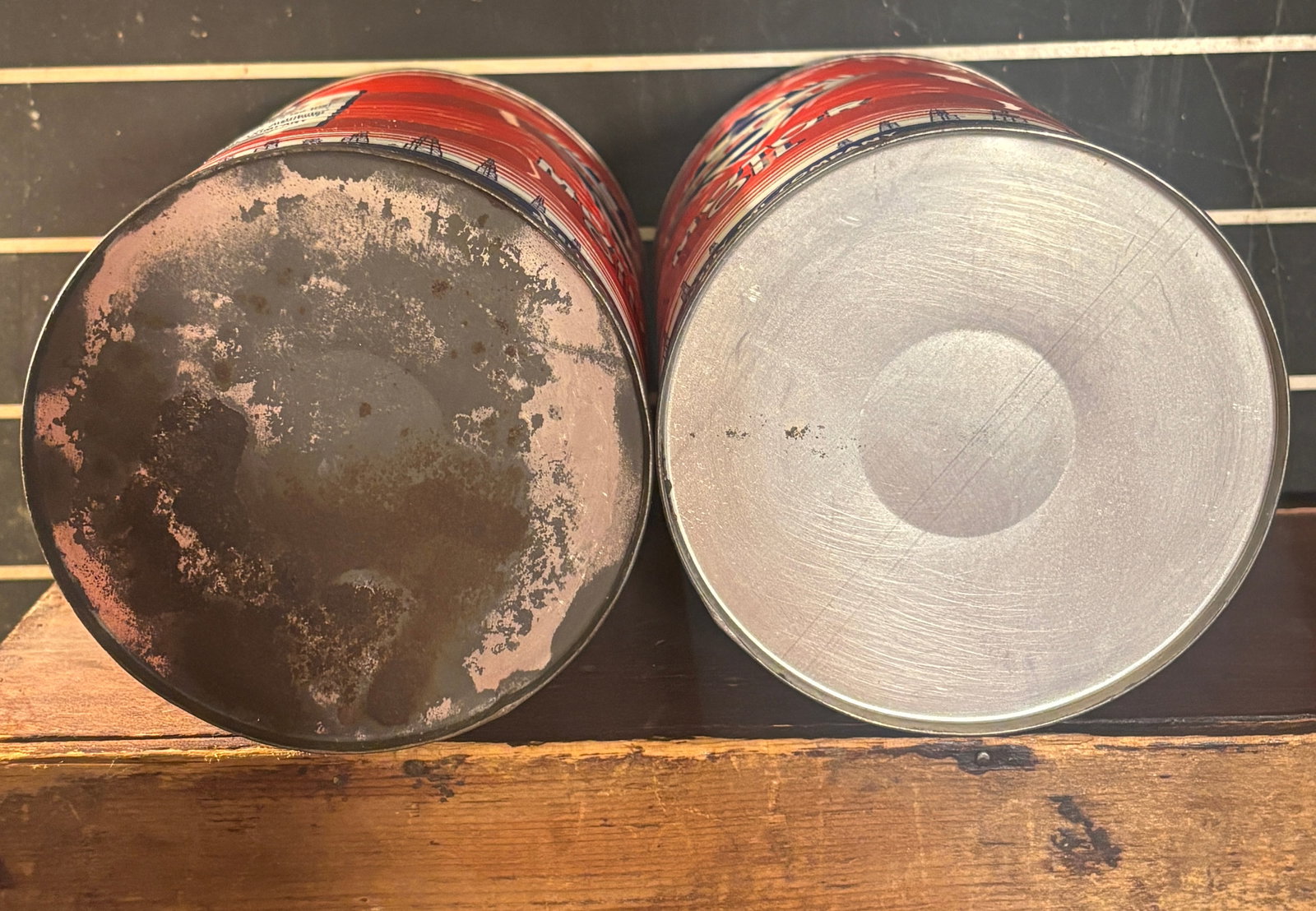 Pair of 1940s Skelly Quart Metal Motor Oil Cans - 6