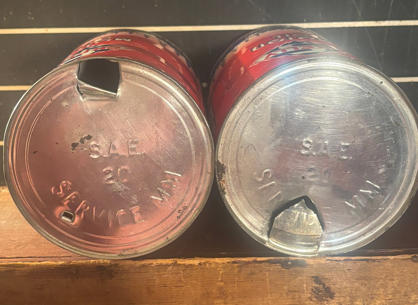 Pair of 1940s Skelly Quart Metal Motor Oil Cans - 7