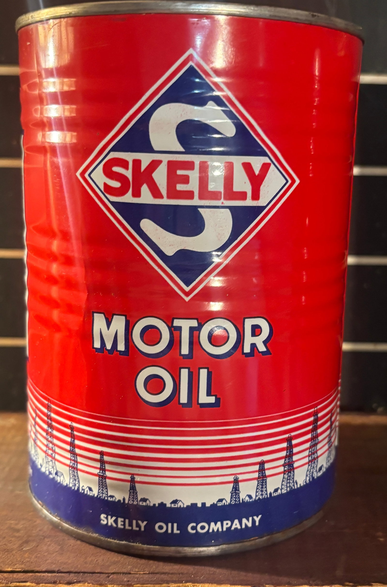 Pair of 1940s Skelly Quart Metal Motor Oil Cans - 9