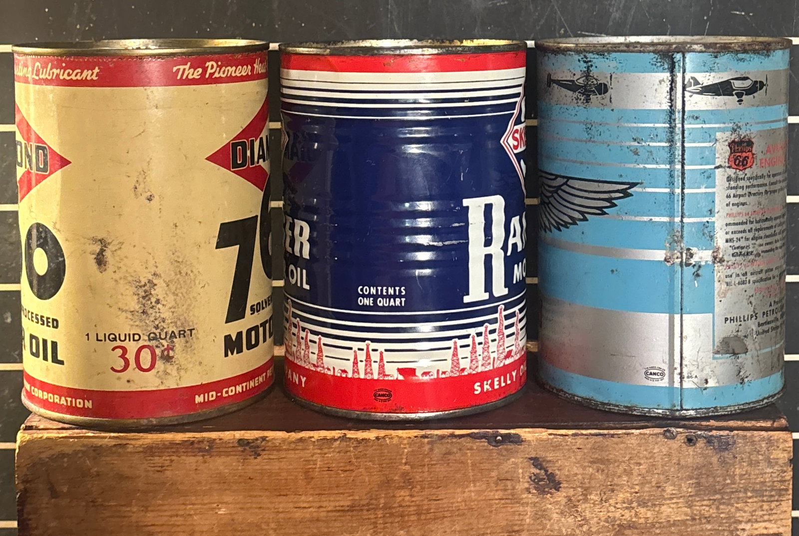 Lot of 3 Metal Oil Cans Skelly, Phillips 66 Diamond 760 - 4