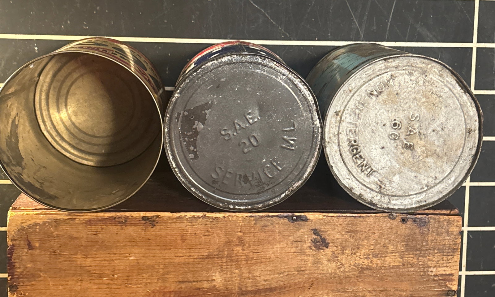 Lot of 3 Metal Oil Cans Skelly, Phillips 66 Diamond 760 - 8
