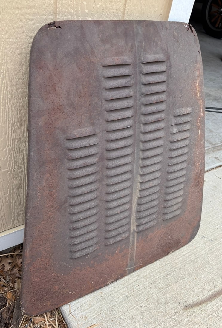 Rustic Old Car Hood Austin Healey Rat Rod: Rustic Old Car Hood Austin Healey Rat Rod. Said to have come from the consigners dad's Austin Healey and he called it a dealers hood. Hood is rusty and would make a great mancave piece! it is all