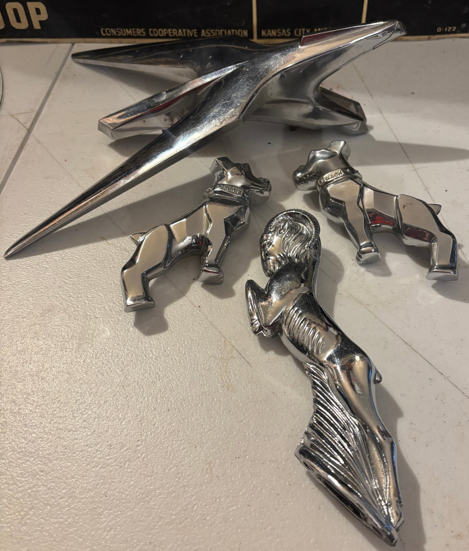 lot of 4 Hood Ornaments Emblems Ram Mac Bulldogs (1 of 13)