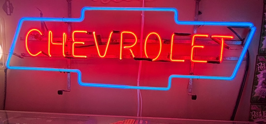 Original Rare 1950s Chevrolet Bow Tie Dealership Window Neon Sign: Up for auction is a magnificent, authentic piece of Americana automobilia: an original mid-century Chevrolet dealership window neon sign. Measuring 36 inches long by 10 inches high, this true survivor