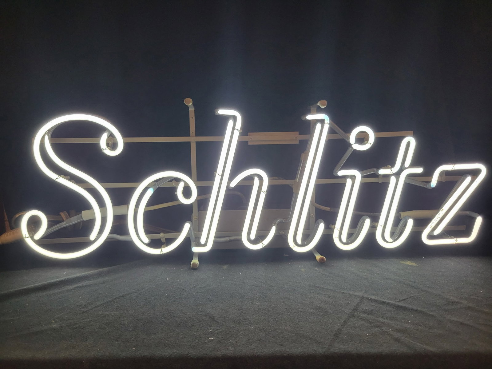 Vintage 1968 Schlitz Script Neon Light Sign Breweriana (1 of 3)