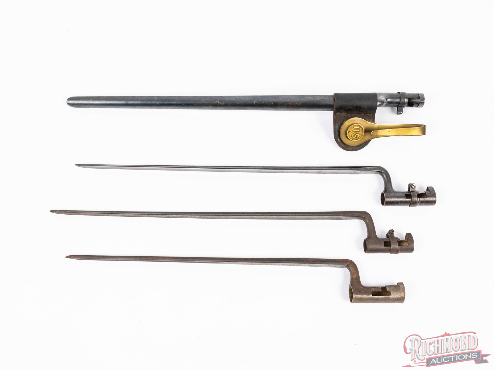 Lot Of 4 US Spike Bayonets And One Scabbard (1 of 2)