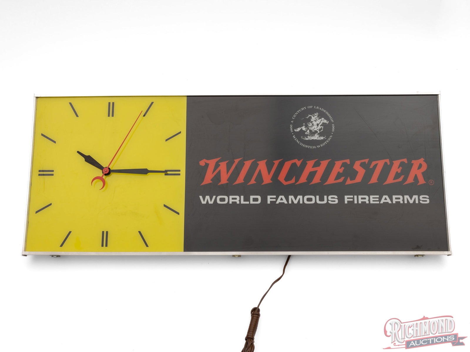 Winchester Illuminated "World Famous Firearms" Store Wall Clock With Box (1 of 3)