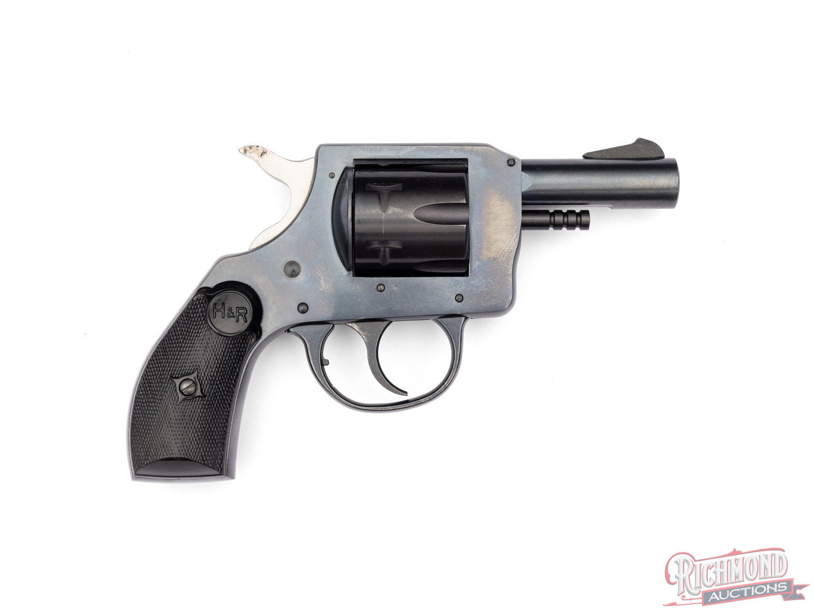Harrington & Richardson Model 732 Double Action Revolver In .32 S&W Long - 2
