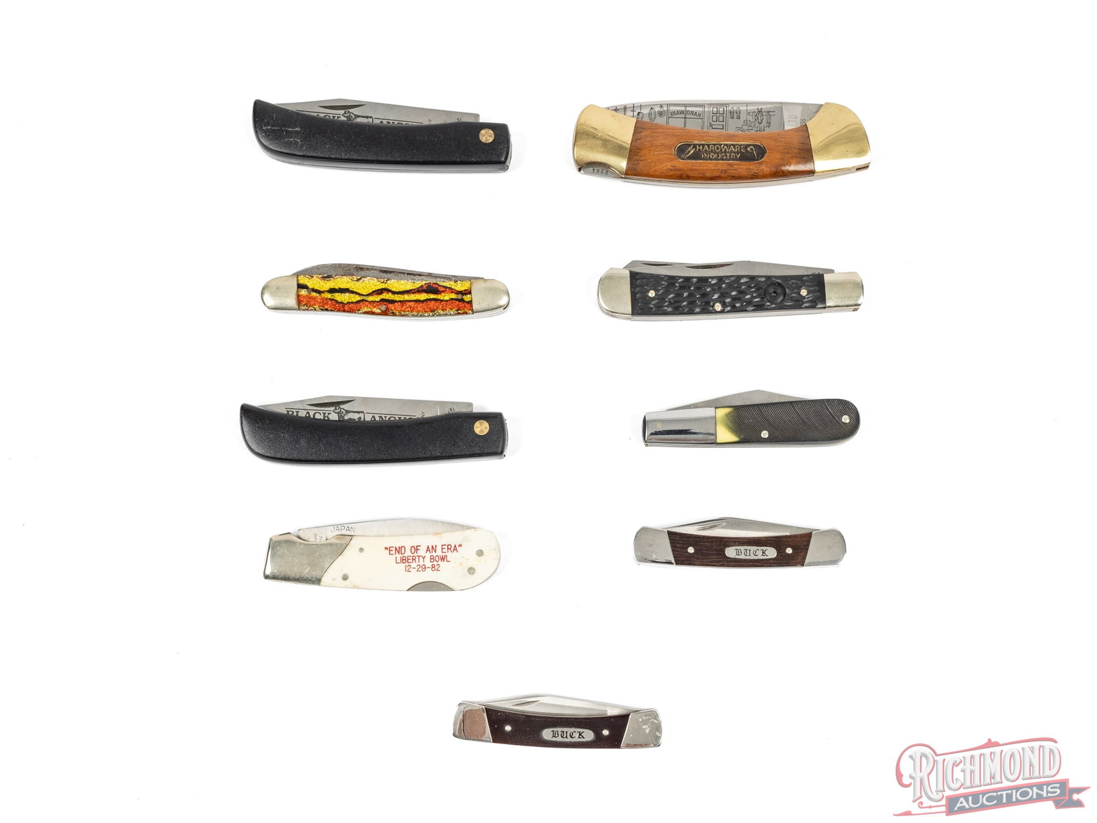 Nine Vintage Collector Folder Knives Buck, Boker, Frost, Remington, Rostfrei: This lot includes an assortment of 9 folder pocket knives from Rostfrei Kissing Crane, Frost Cutlery, Boker Tree Brand, Buck, Fightin' Rooster and Remington. One lockback commemorative to Hardware Sto