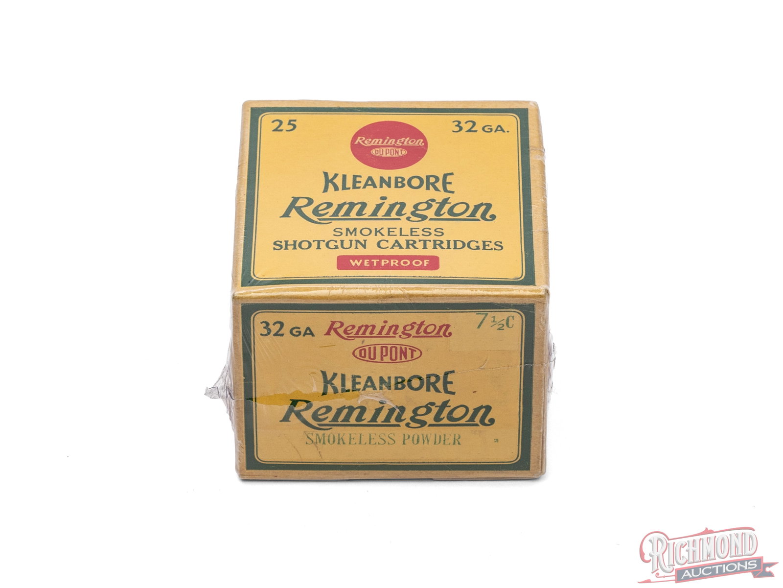 High Condition Full Remington DuPont 32 Gauge Kleanbore Shell Box: Remington DuPont one piece full box, 32 gauge, 7 1/2 Chill, Kleanbore Smokeless Shotgun Cartridges. Has the older style roll crimped shot shells. There were never many of these made to begin with and