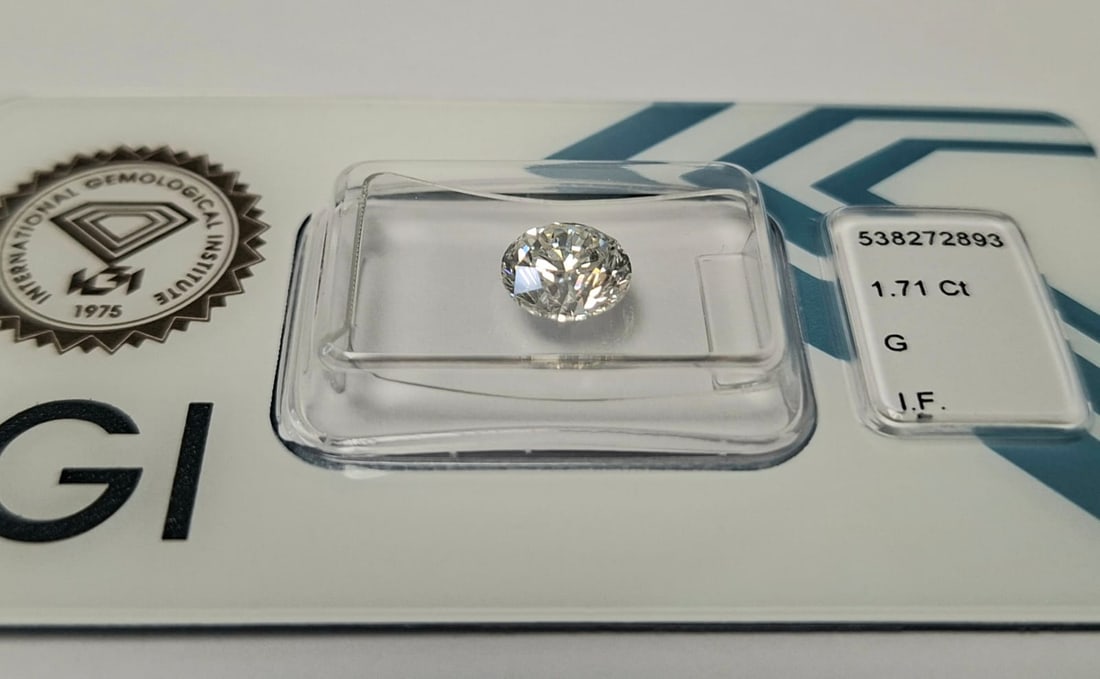 1.71 Carat Round Brilliant Natural Diamond - IGI Certified - Internally Flawless (I.F.) - G Color - 4