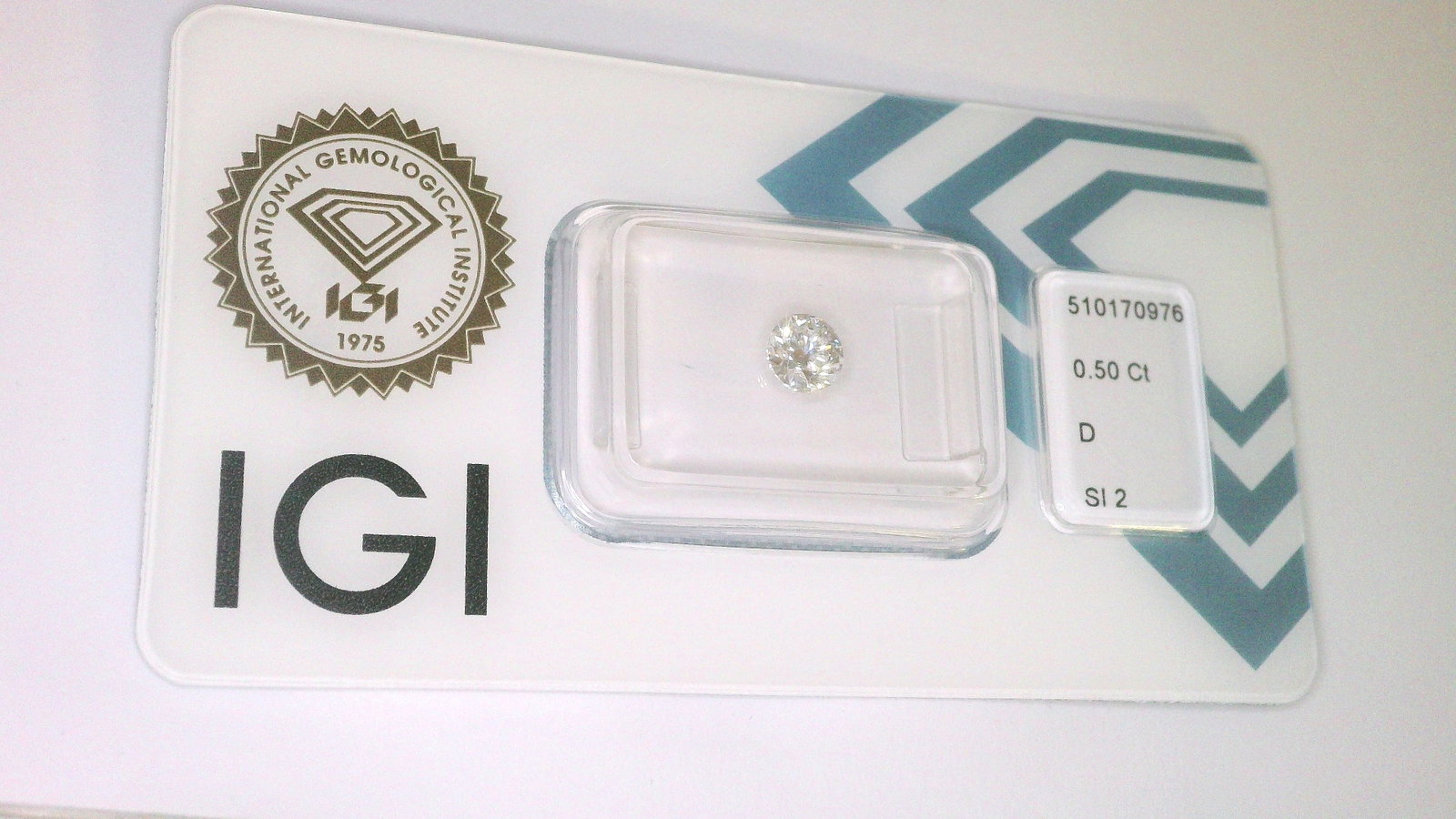0.50 Carat Round Brilliant Natural Diamond - IGI Certified - D Color / SI2 - Sealed - 3