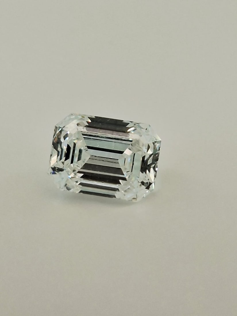 1.53 Carat Emerald Cut Natural Diamond - GIA Certified - E Color / VS1 - Loose - 3
