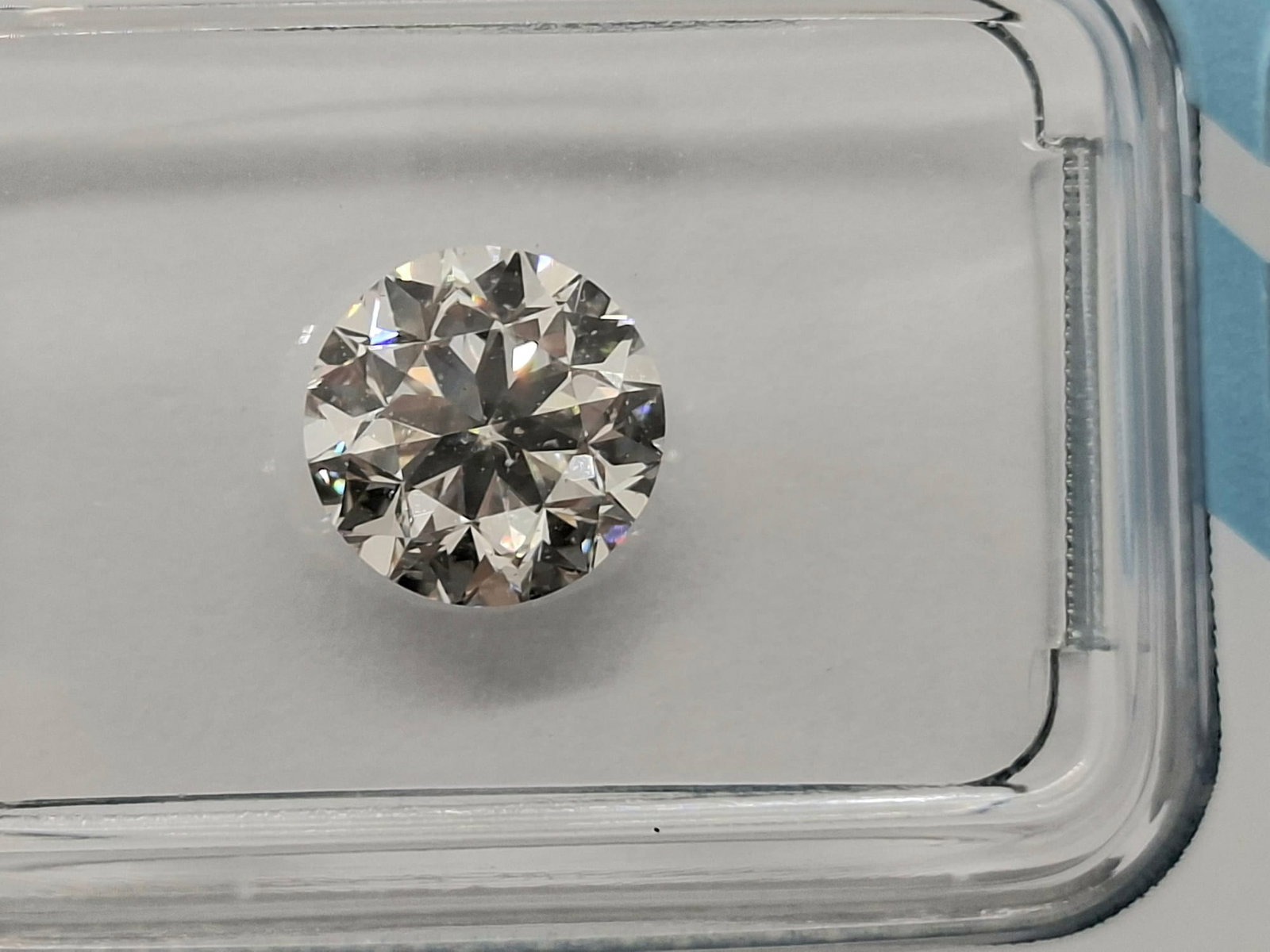 1.51 Carat Round Brilliant Natural Diamond - IGI Certified - H Color / VS2 - Sealed - 3