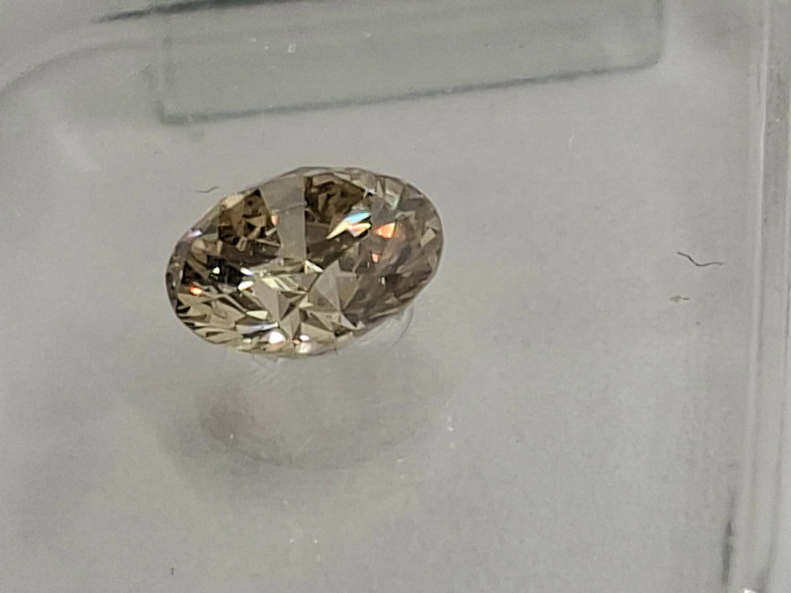 0.50 Carat Fancy Light Brownish Yellow Round Diamond - IGI Certified - VVS2 / Excellent Cut - Sealed - 3