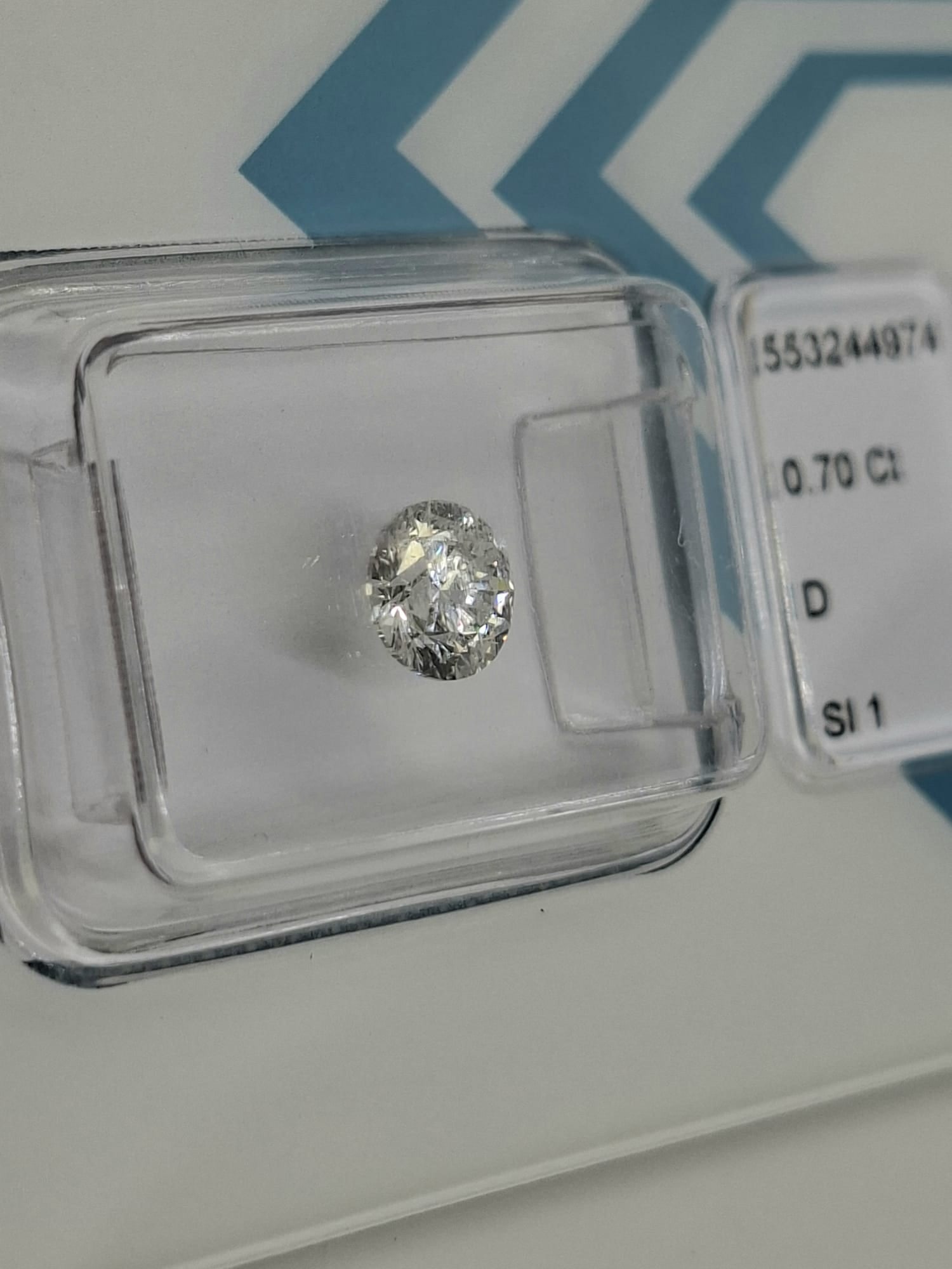 0.70 Carat D Color / SI1 Clarity Round Diamond - IGI Certified - Sealed - 4