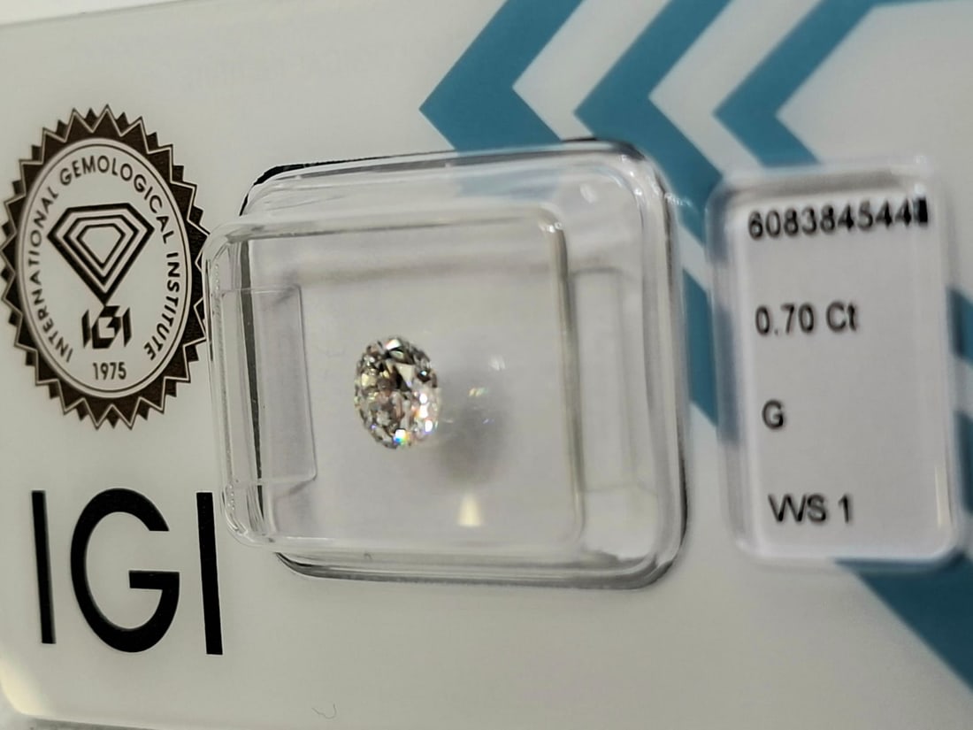 0.70 Carat G / VVS 1 Round Brilliant Diamond - IGI Certified - Sealed - 5