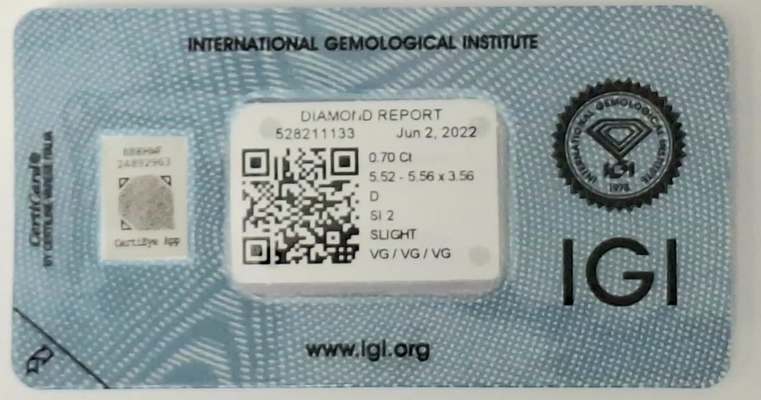 0.70 Carat D / SI 2 Round Brilliant Diamond - IGI Certified (Sealed) - 3