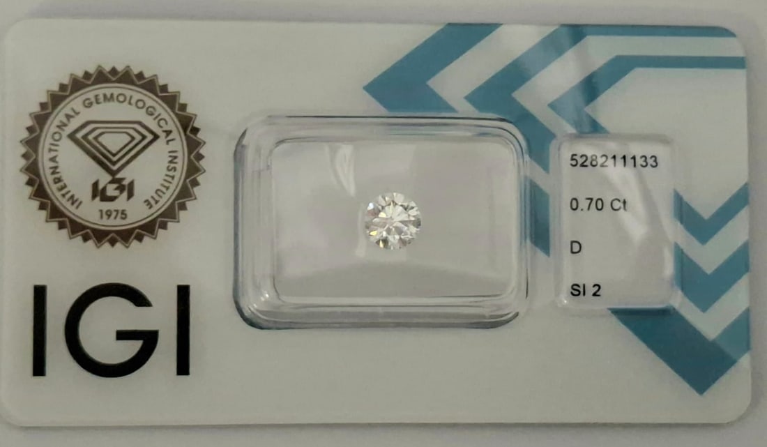0.70 Carat D / SI 2 Round Brilliant Diamond - IGI Certified (Sealed) - 6