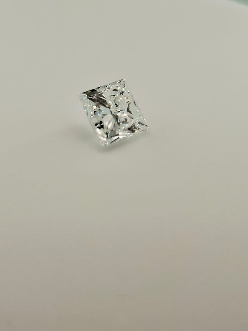 1.01 Carat E / VVS2 Princess Cut Diamond - GIA Certified - 4