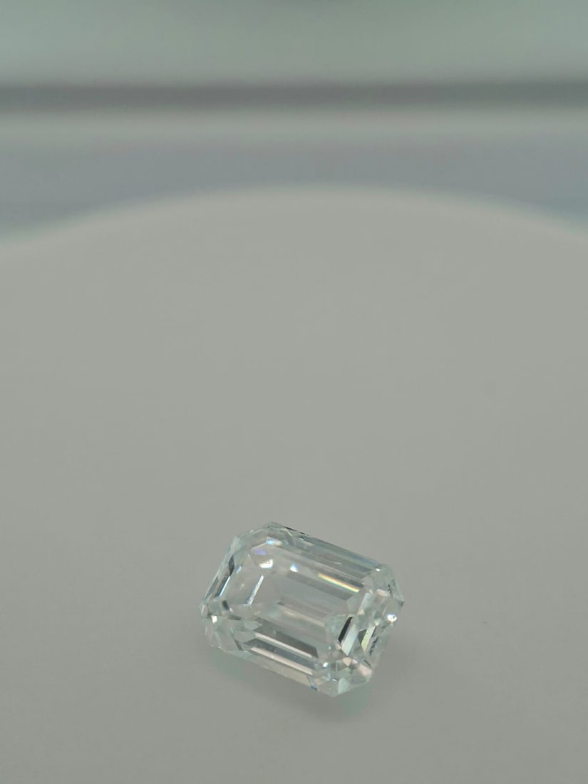 1.02 Carat Emerald Cut Diamond - E Color - Internally Flawless (IF) - GIA Certified - 3