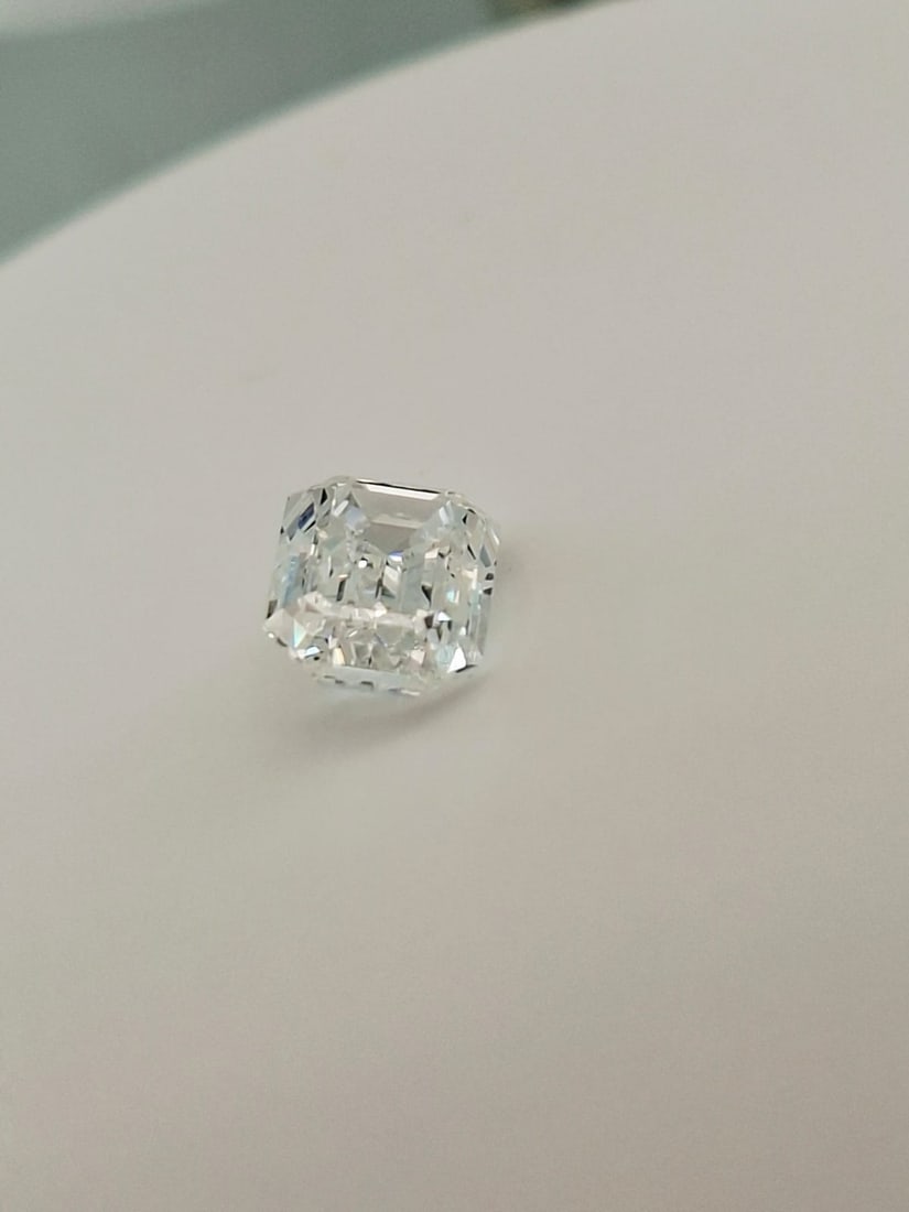 1.02 Carat Emerald Cut Diamond - E Color - Internally Flawless (IF) - GIA Certified - 4
