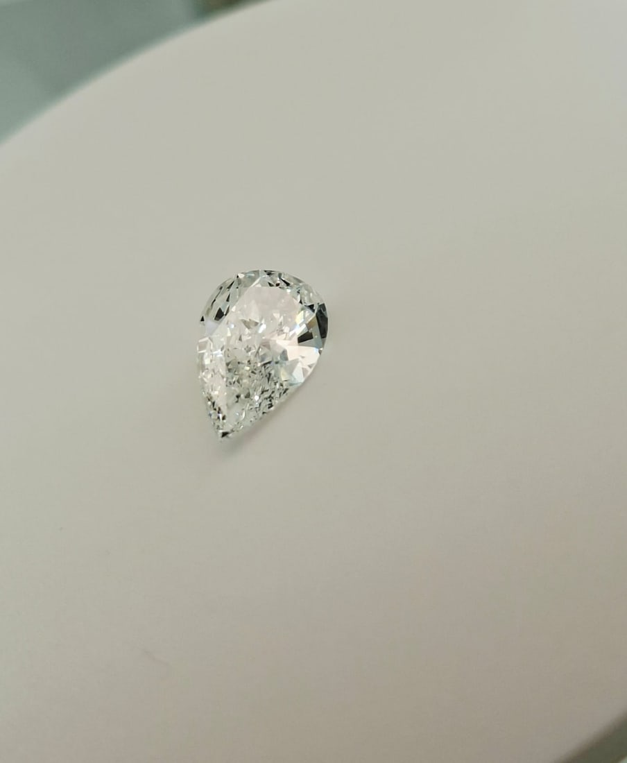 1.01 Carat Pear Cut Diamond - F Color - Internally Flawless (IF) - GIA Certified - 7