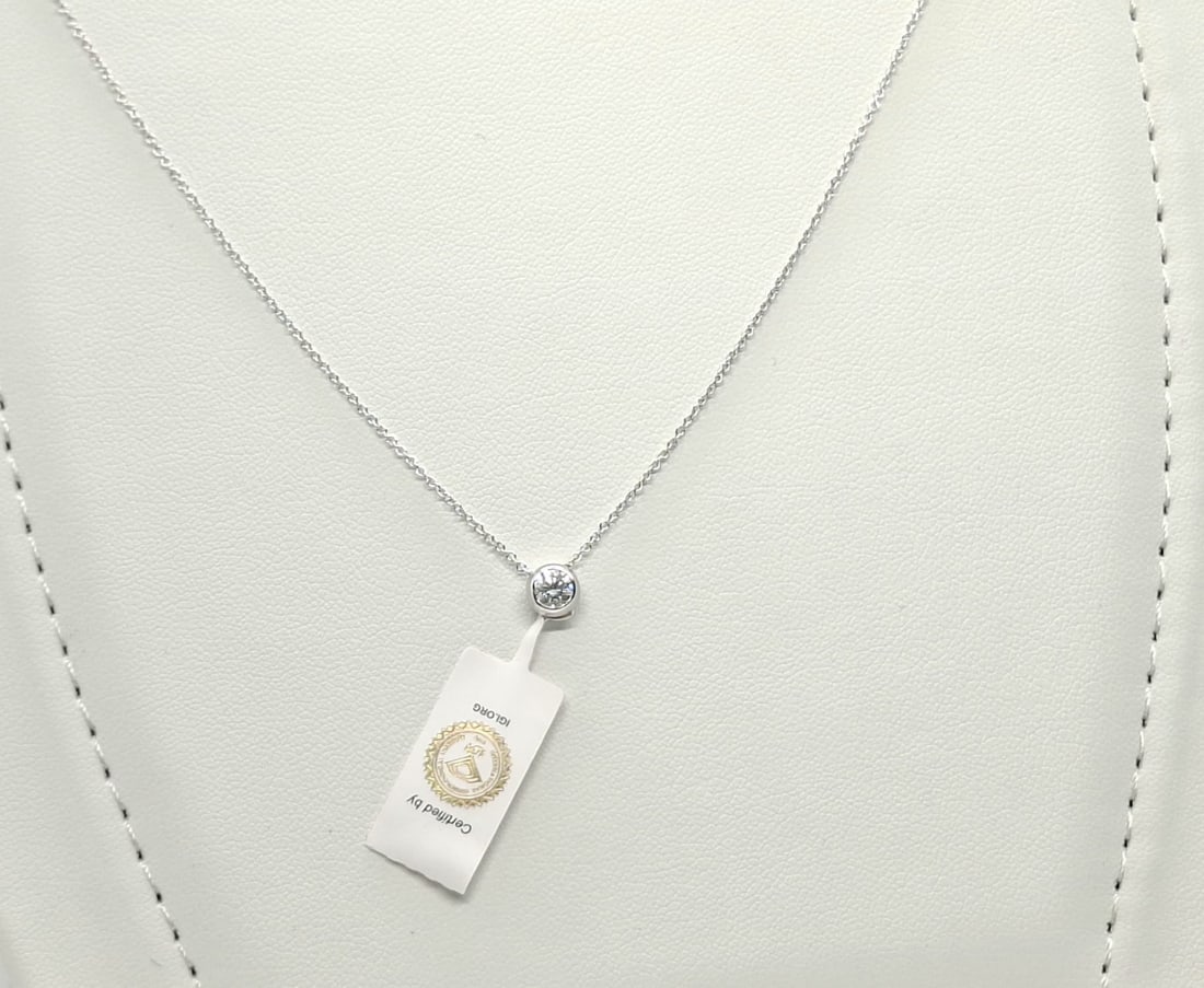 0.20 Ct Round Brilliant Natural Diamond Solitaire Pendant - 18K White Gold - IGI Certified - 8
