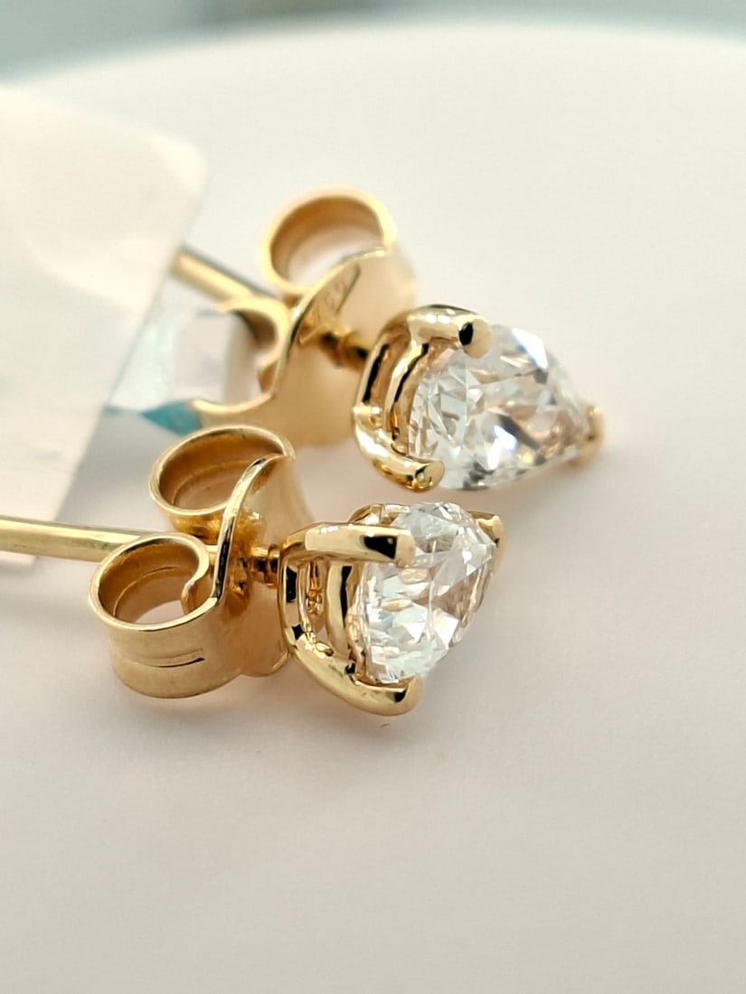 0.75 CTW Pear Shape Natural Diamond Earrings - F-G / VVS2 - VS1 - 18K Yellow Gold - IGI Certified - 4