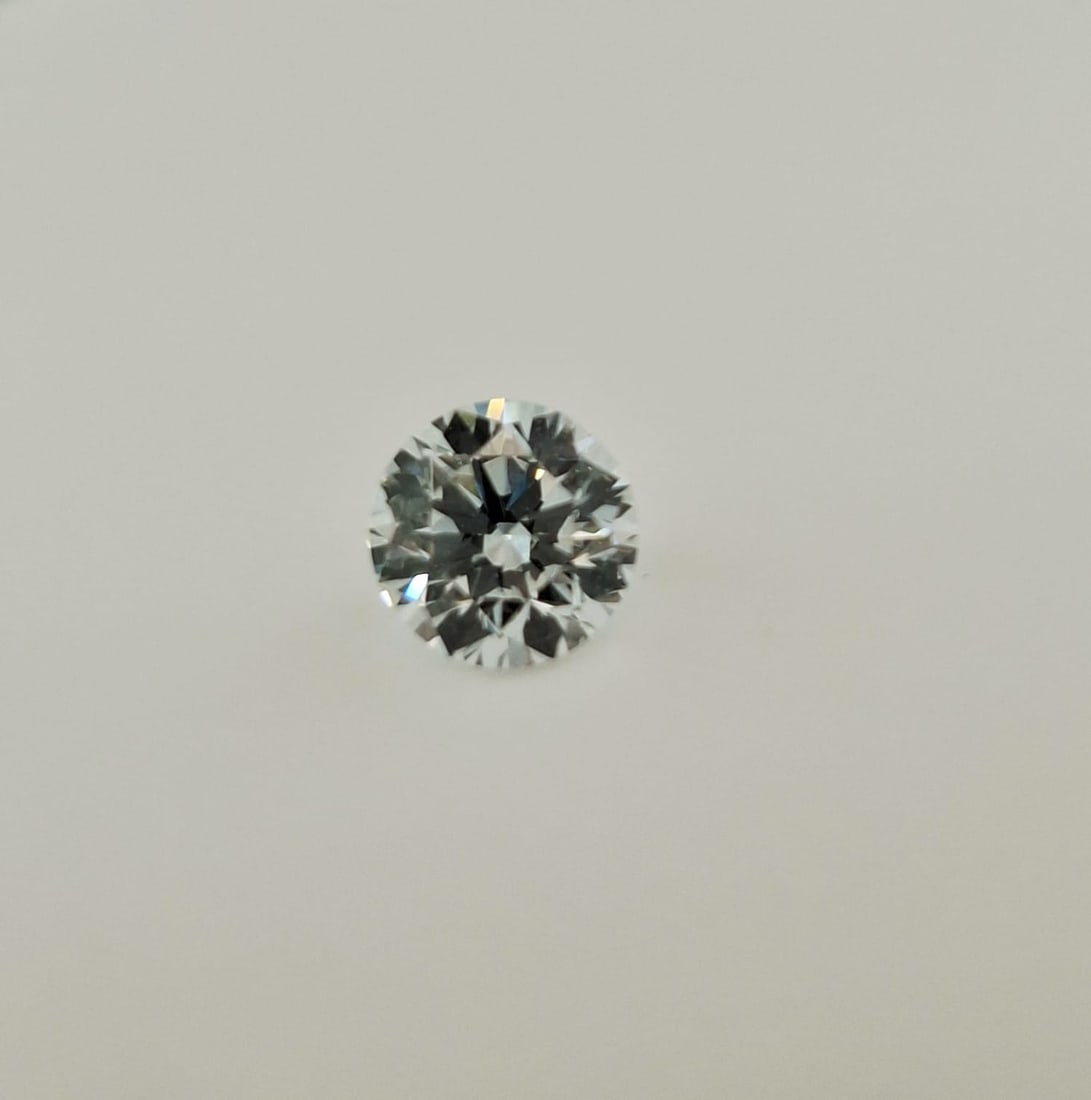 0.66 CT Round Brilliant Natural Diamond - D Color / VS2 Clarity - GIA Certified - 3