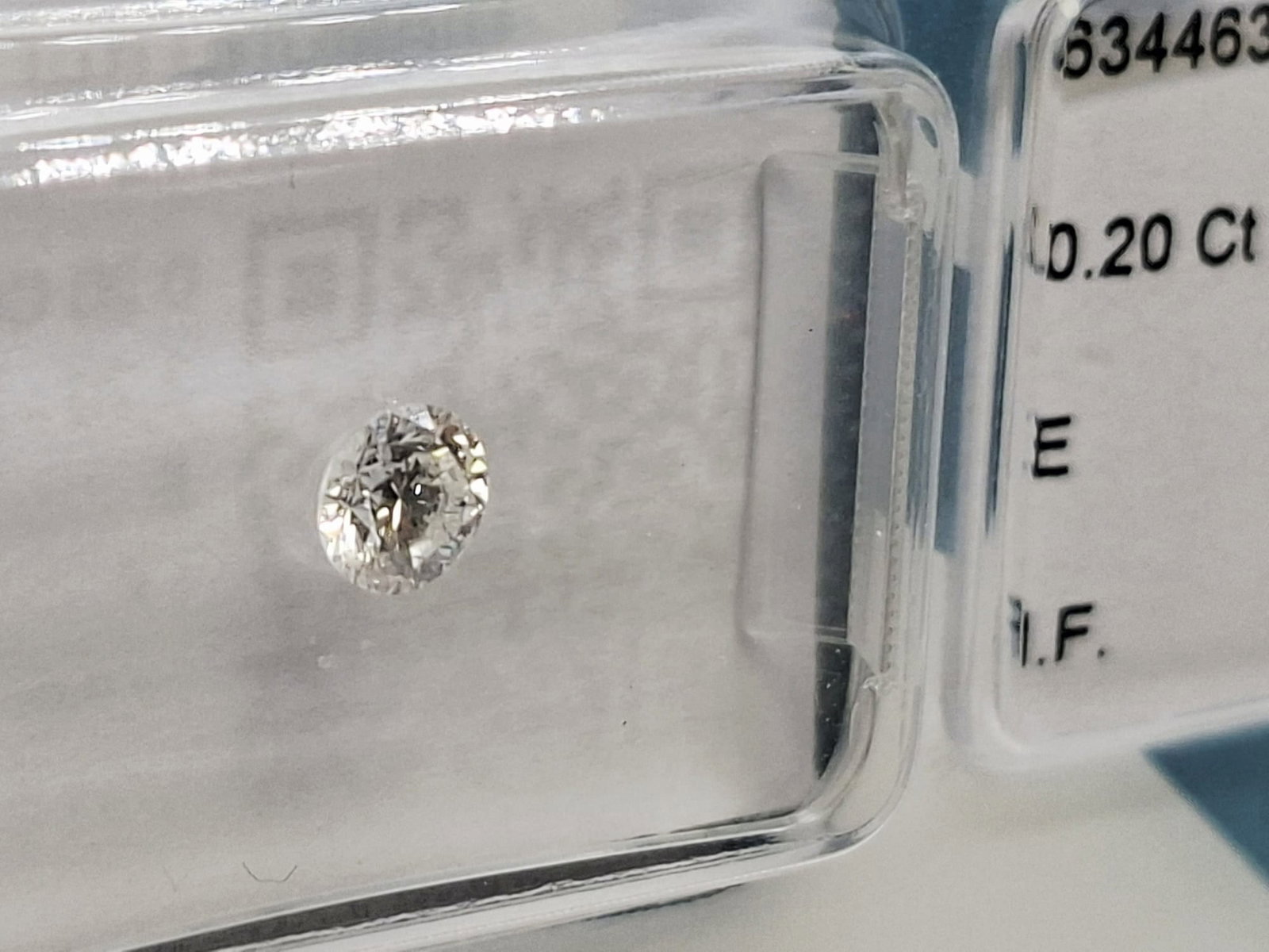 0.40 CTW Pair Round Brilliant Diamonds (0.20 CT Each) - E Color - Internally Flawless (IF) - IGI Cer - 4