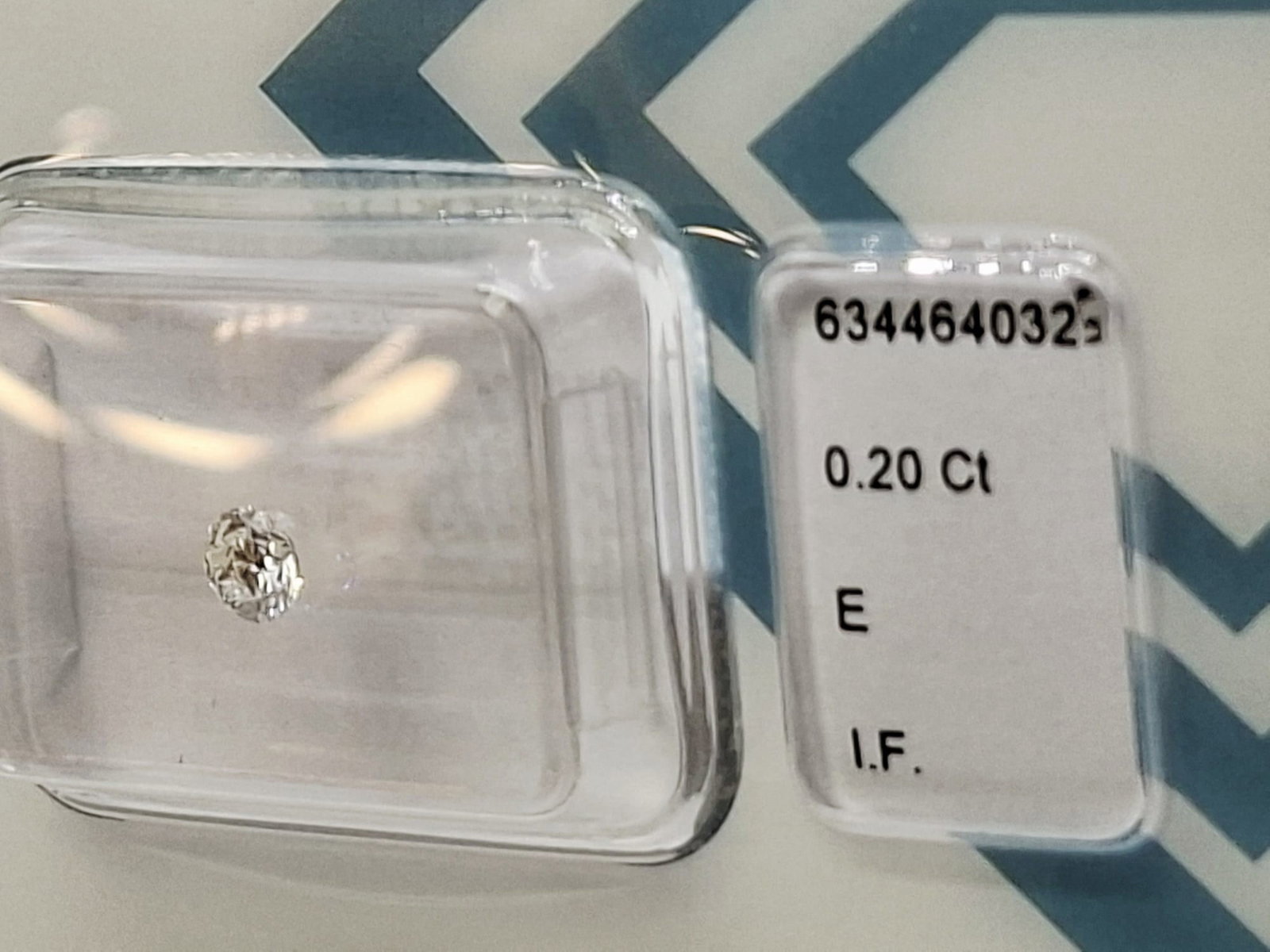 0.40 CTW Pair Round Brilliant Diamonds (0.20 CT Each) - E Color - Internally Flawless (IF) - IGI Cer - 5