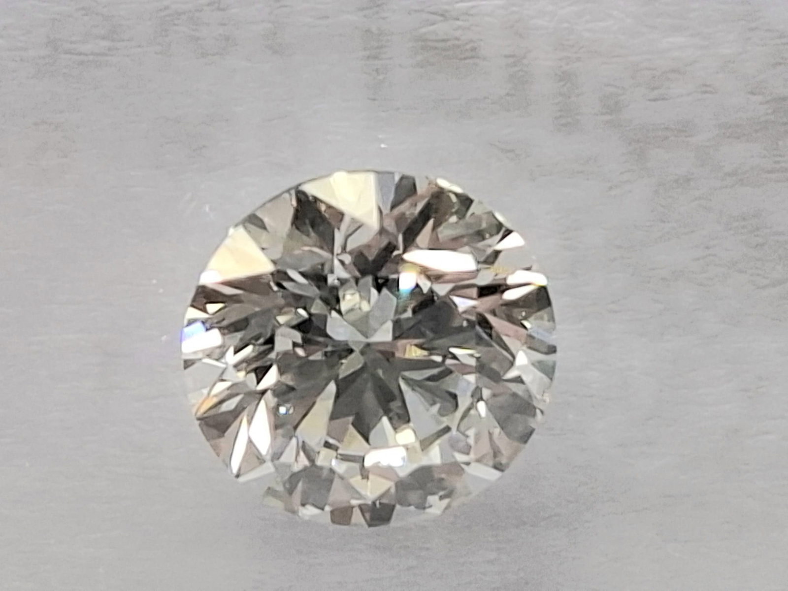 1.01 CT Round Brilliant Natural Diamond - G Color - VVS1 Clarity - IGI Certified (Sealed) - 4