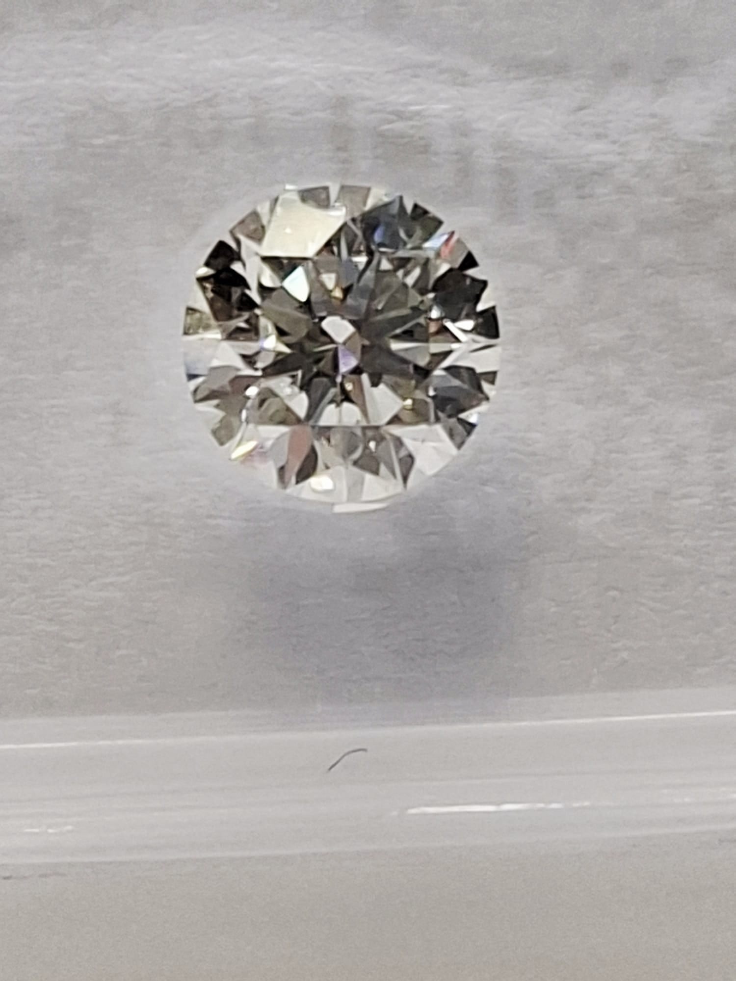 1.01 CT Round Brilliant Natural Diamond - G Color - VVS1 Clarity - IGI Certified (Sealed) - 5