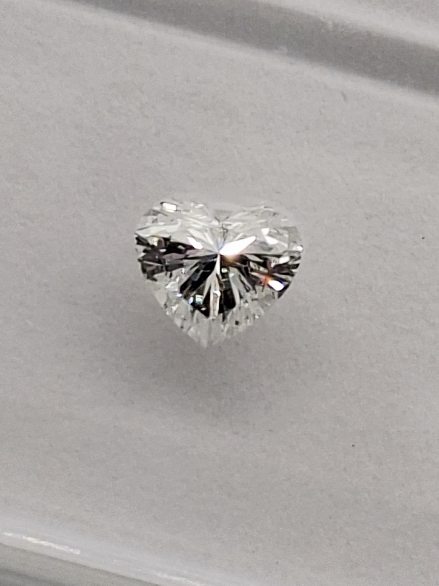 Pair 0.38 CT Total (0.19 CT x2) Heart Brilliant Natural Diamonds - D Color - IF Clarity - IGI Certif - 4