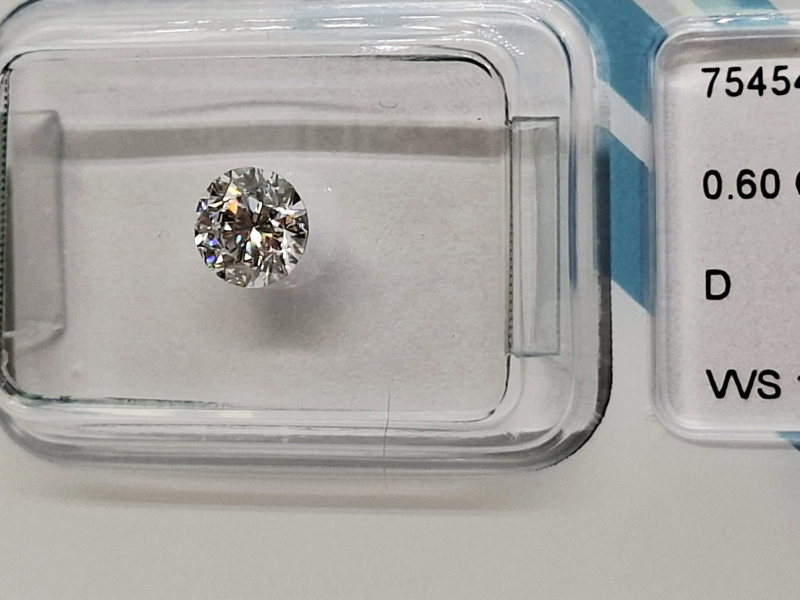 0.60 CT Round Brilliant Natural Diamond - D Color - VVS1 Clarity - IGI Certified (Sealed) - - 5