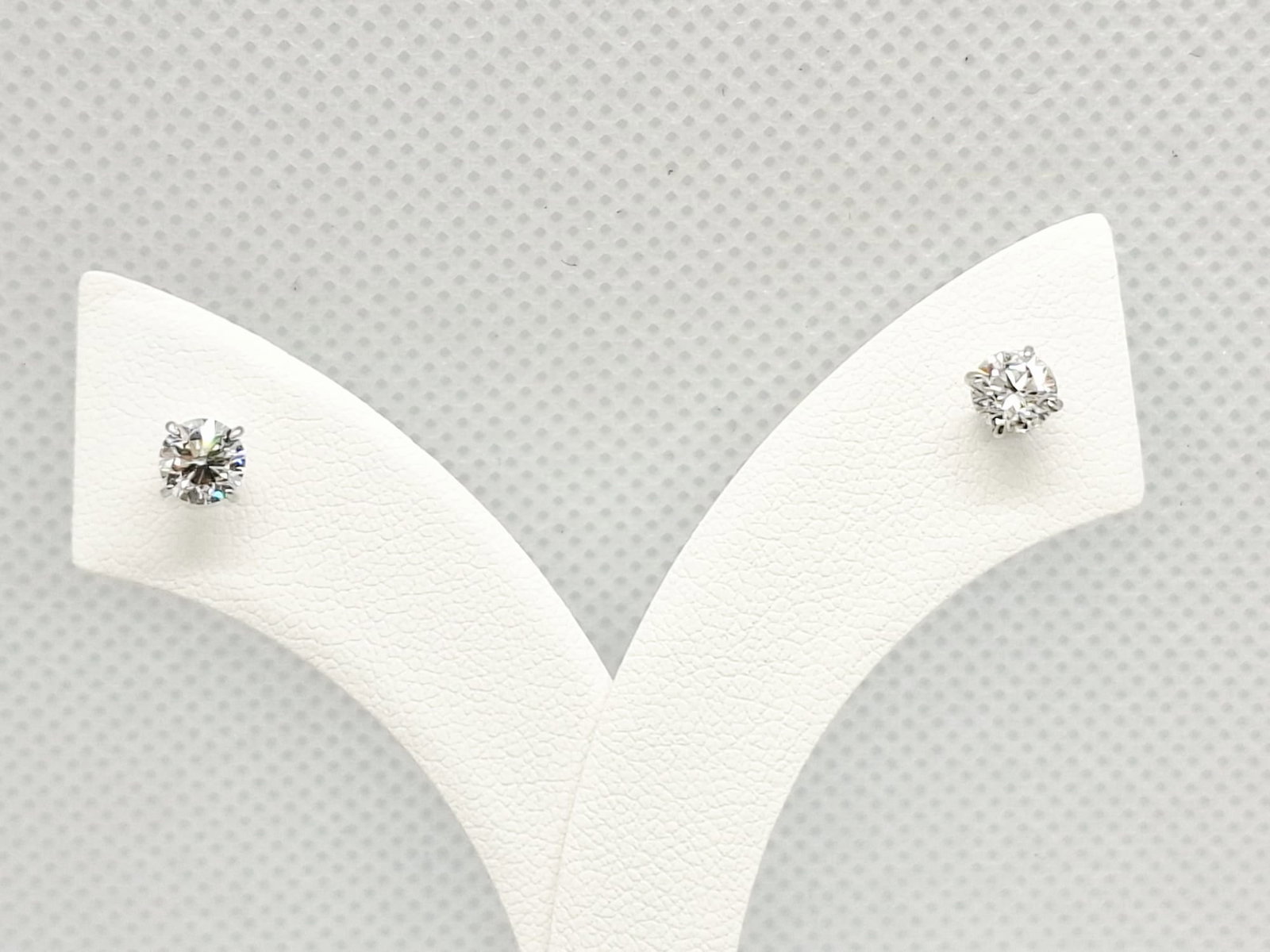 1.00 CT Round Brilliant Natural Diamond Stud Earrings - H Color - VVS2 Clarity - 14K WG - IGI - 3