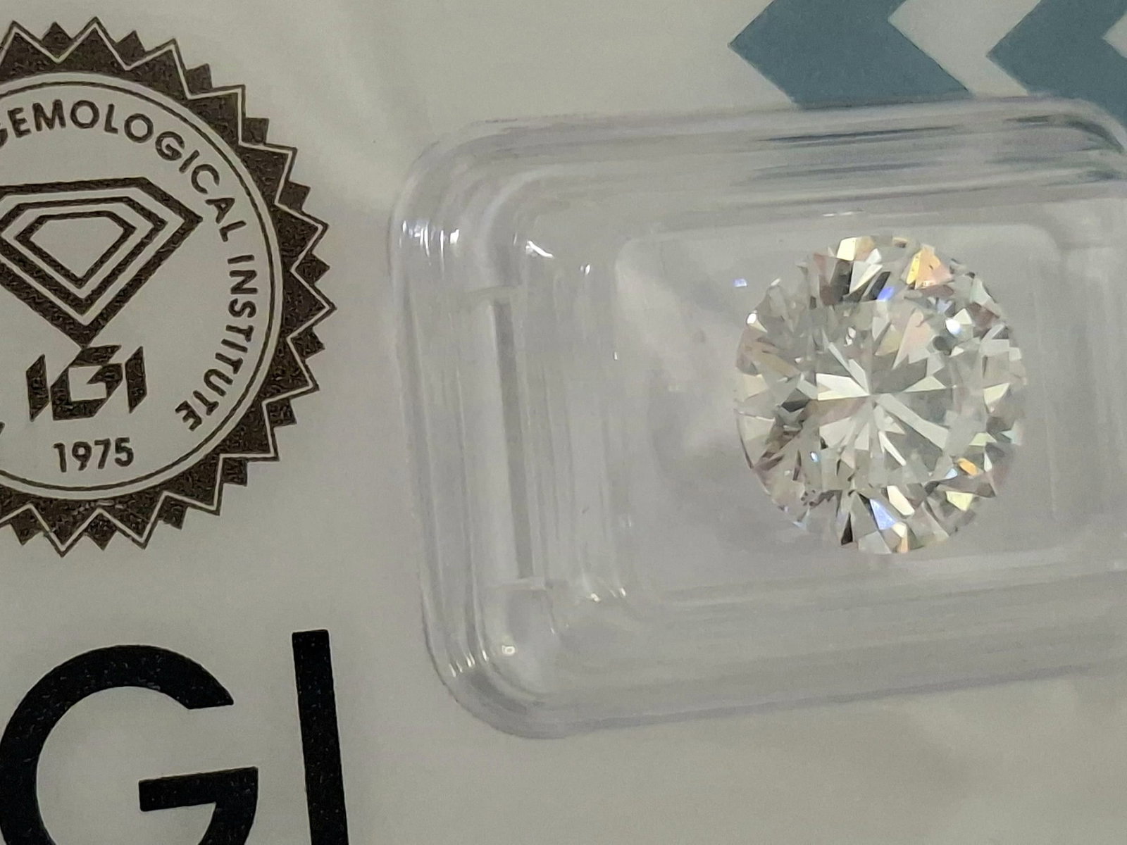 5.01 CT Natural Round Brilliant Diamond E SI2 Triple Excellent IGI Certified Sealed - 3