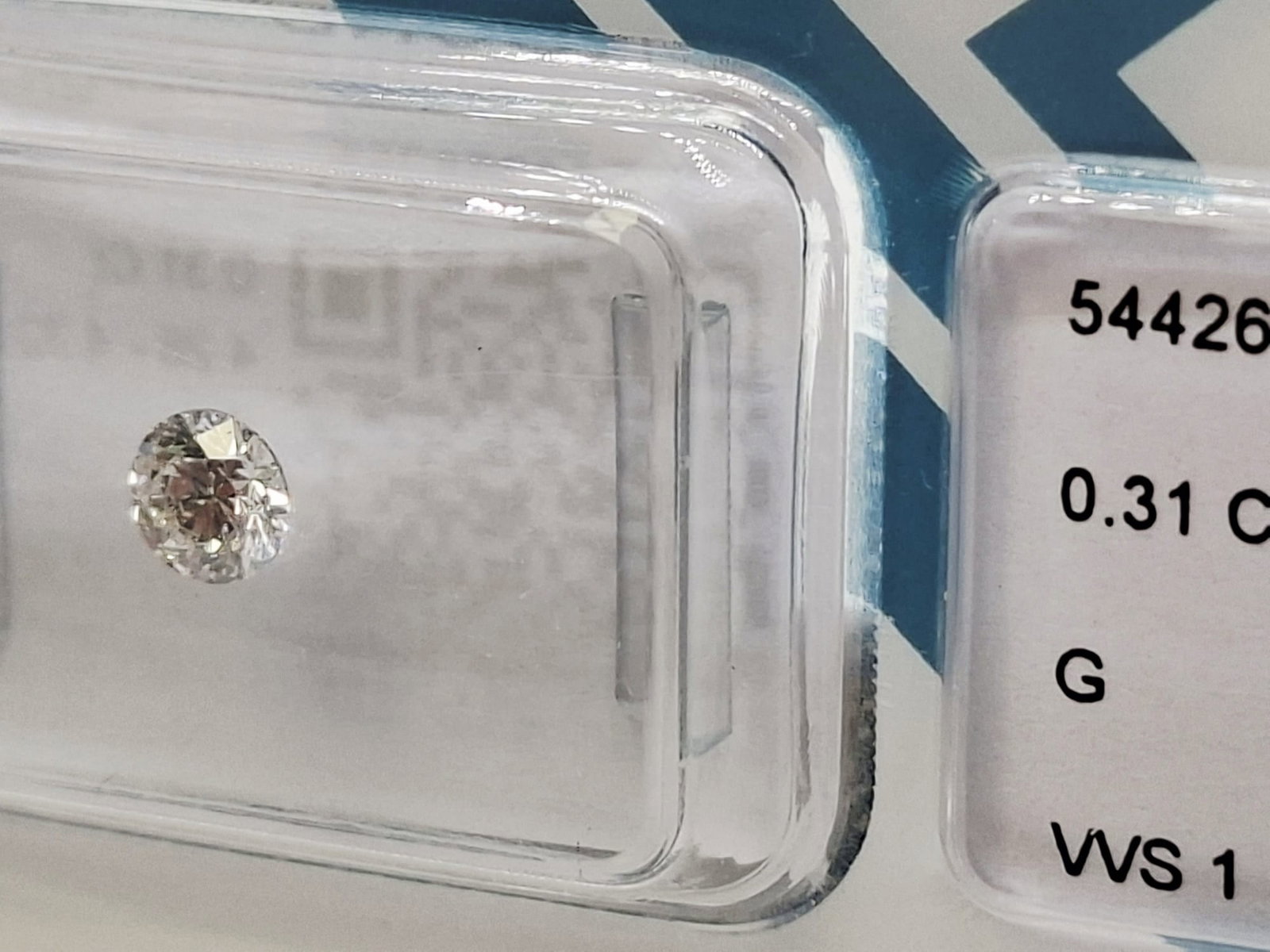 0.31 CT Round Brilliant Diamond G VVS1 IGI Certified - 5