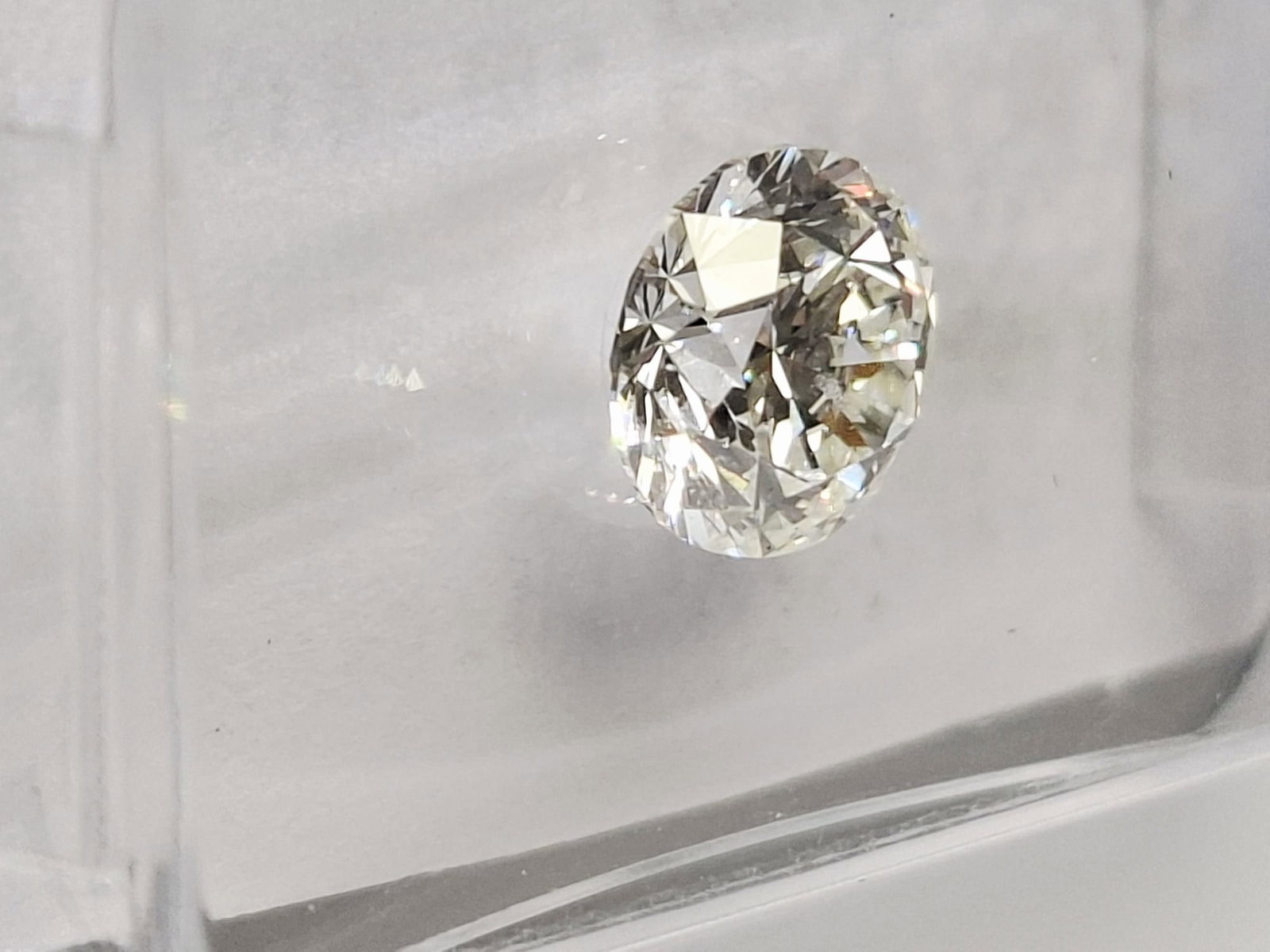 0.91 CT Round Diamond H VVS2 Very Good Cut IGI Certified Sealed - 5