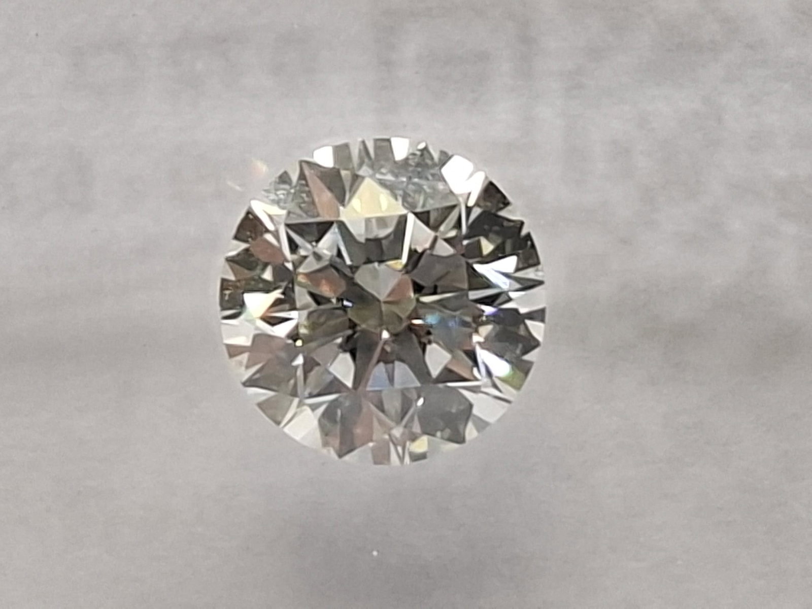 0.72 CT Natural Round Diamond G VVS1 Excellent Cut IGI Certified Sealed - 7