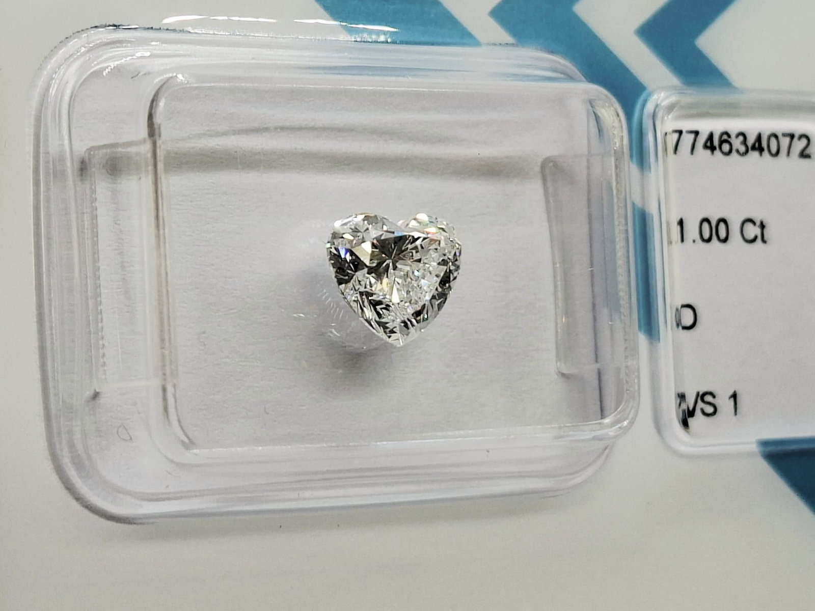 1.00 CT Natural Heart Diamond D VS1 IGI Certified Loose - 7