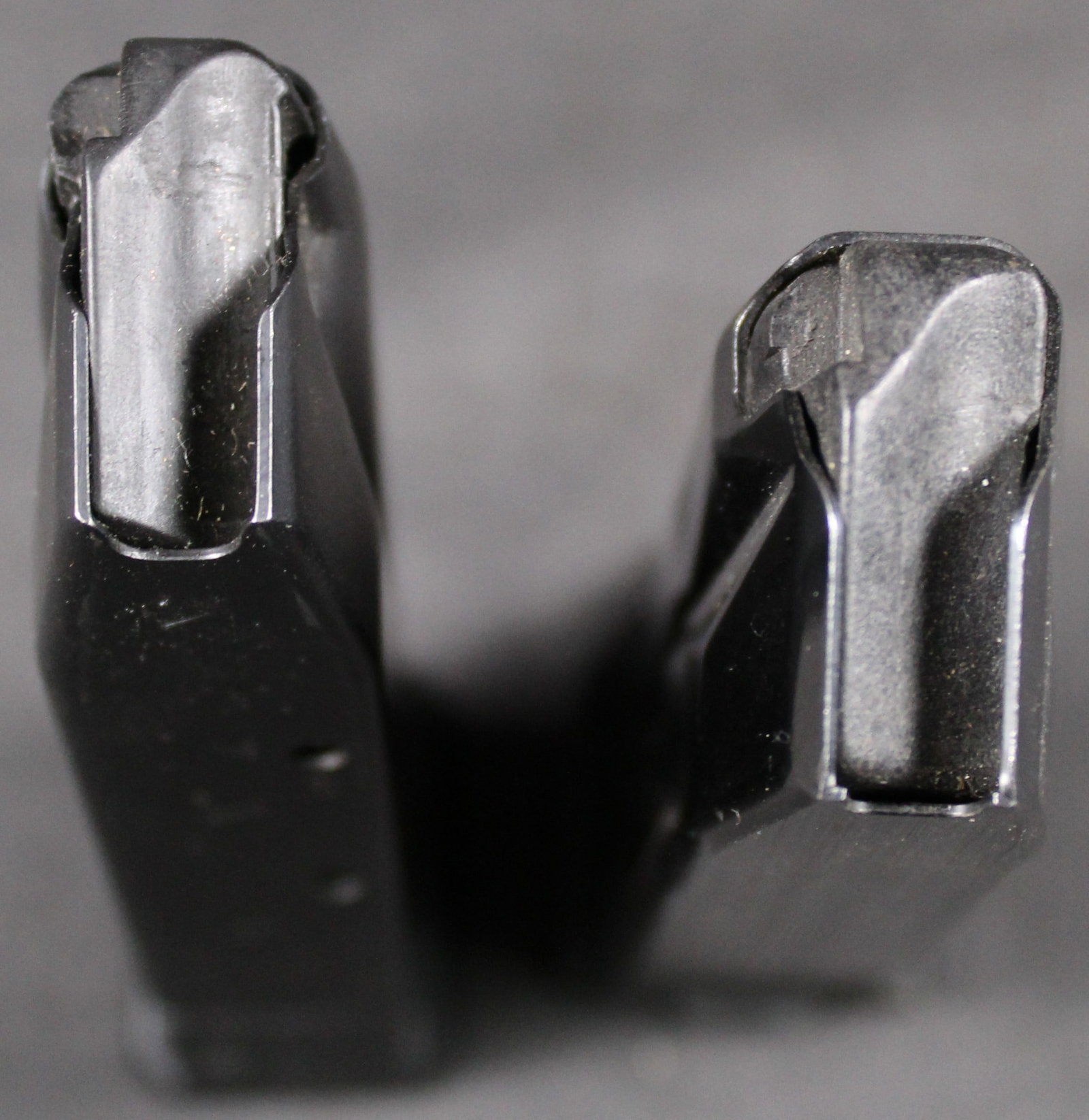 Group Lot: Two 10-Round Sig Sauer Magazines .40; Two 10-Round Sig Sauer Magazines 9x19mm (HRR) - 7